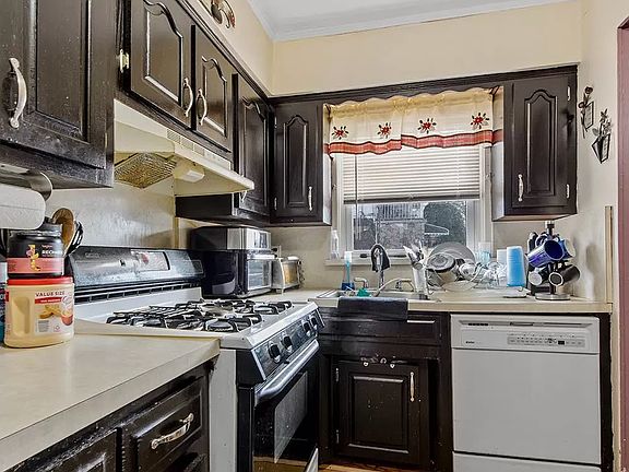 4th image of 8802 Avenue M