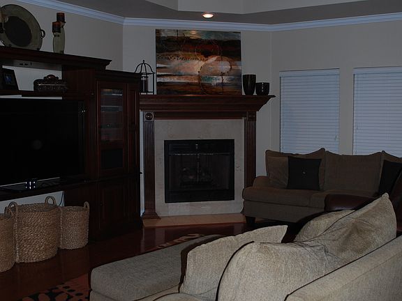 3rd image of 6607 Palisades Dr