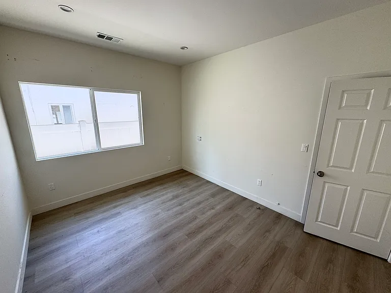 7833 Geyser Ave #1 — Photo 10