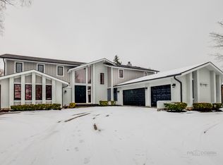 3730 Pebble Beach Rd, Northbrook, IL 60062