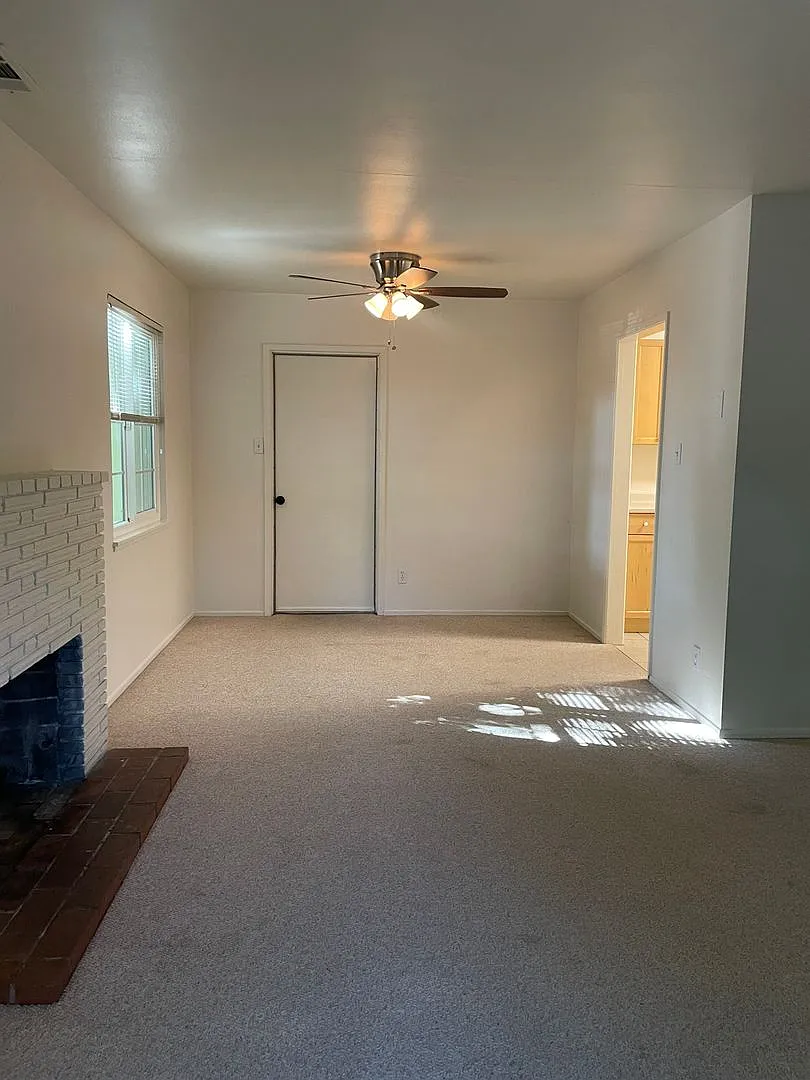 Cute Kutras Tract Home - Close to Aqua Golf — Photo 4