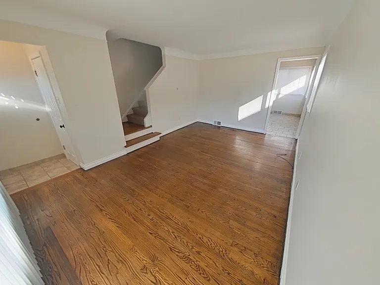 26200 Pinehurst St — Photo 2