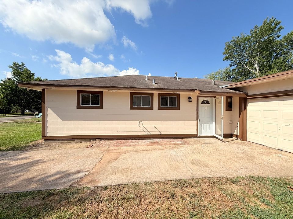 1st image of 5041 5th St