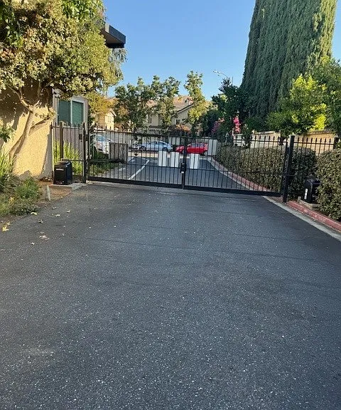 Foothill Manor — Photo 7