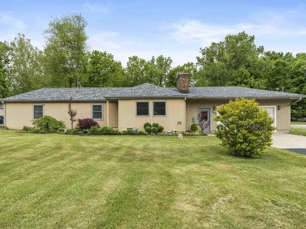 6646 W Johnson Rd, La Porte, IN 46350
