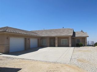 4265 Snowline Dr, Phelan, CA 92371