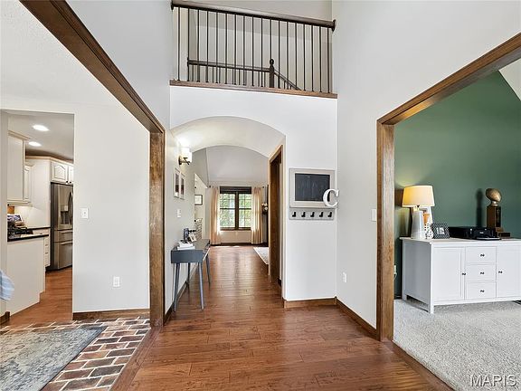 5th image of 2116 E Hawkins Ct