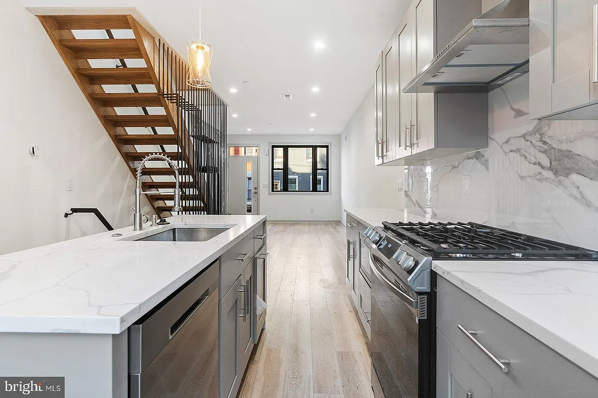 Building Photo - 3118 Ridge Ave #2