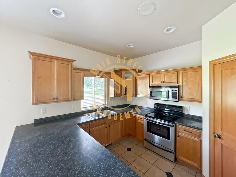 2662 Cormier Rd — Photo 3