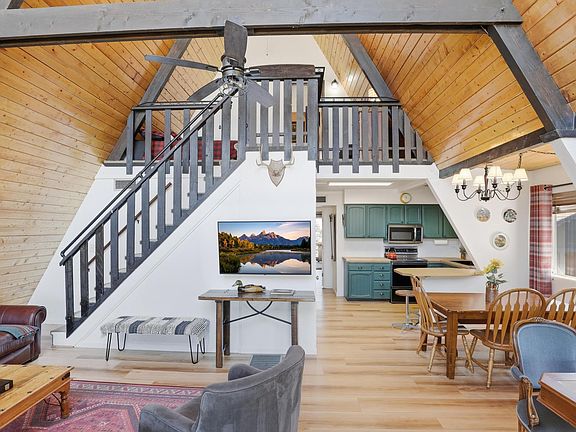 2nd image of 713 N Matterhorn Rd