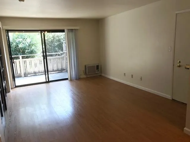 101 Kinross Dr #4 — Photo 35