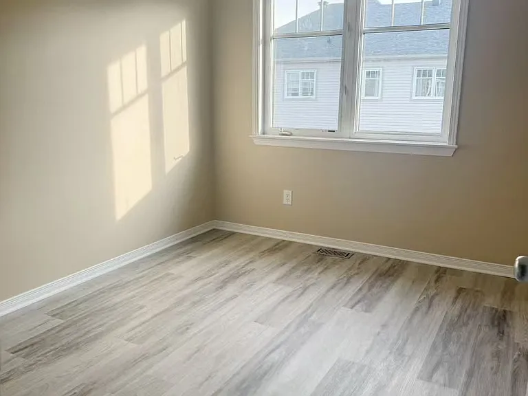 212 Losino Cres — Photo 12