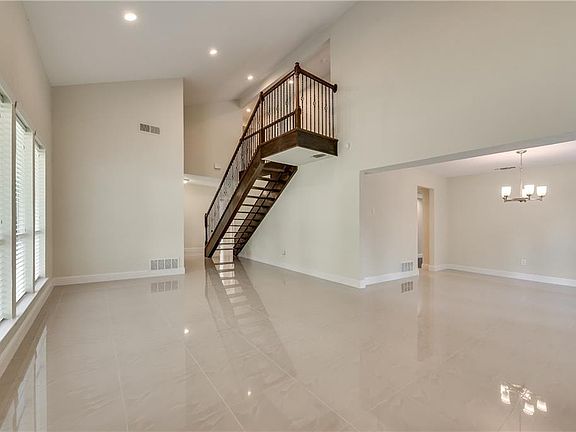5th image of 2908 Hunters Creek Pl