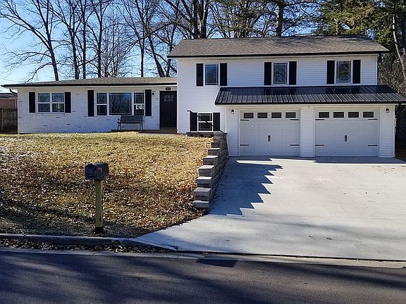 2nd image of 807 Evergreen Dr