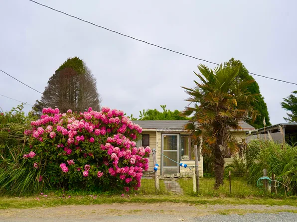 1385 California St, Crescent City, CA 95531