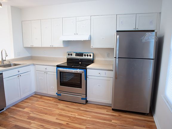 3rd image of 7820 Gateshead Ln