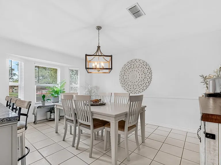 2409 Emerson Ct — Photo 25