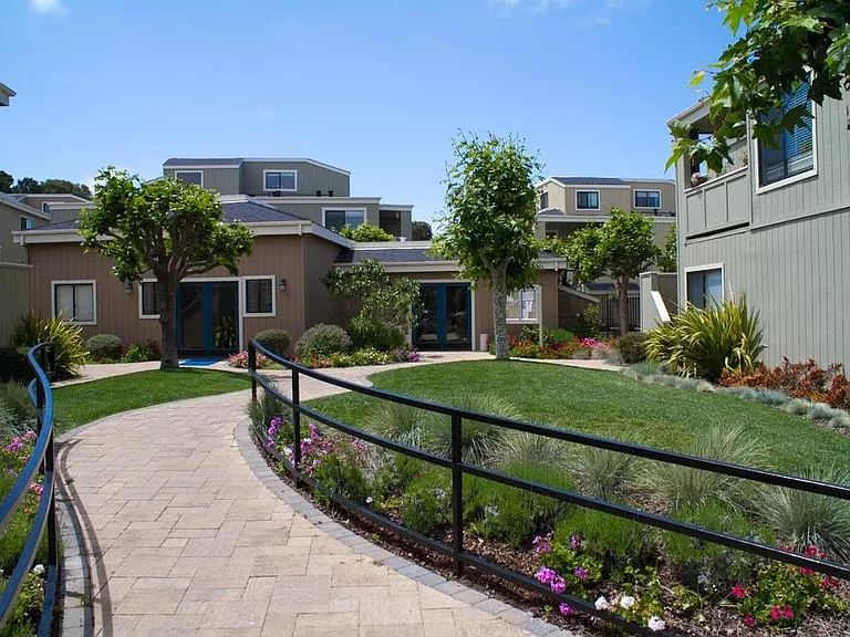 820 Casanova Ave #83 — Photo 43