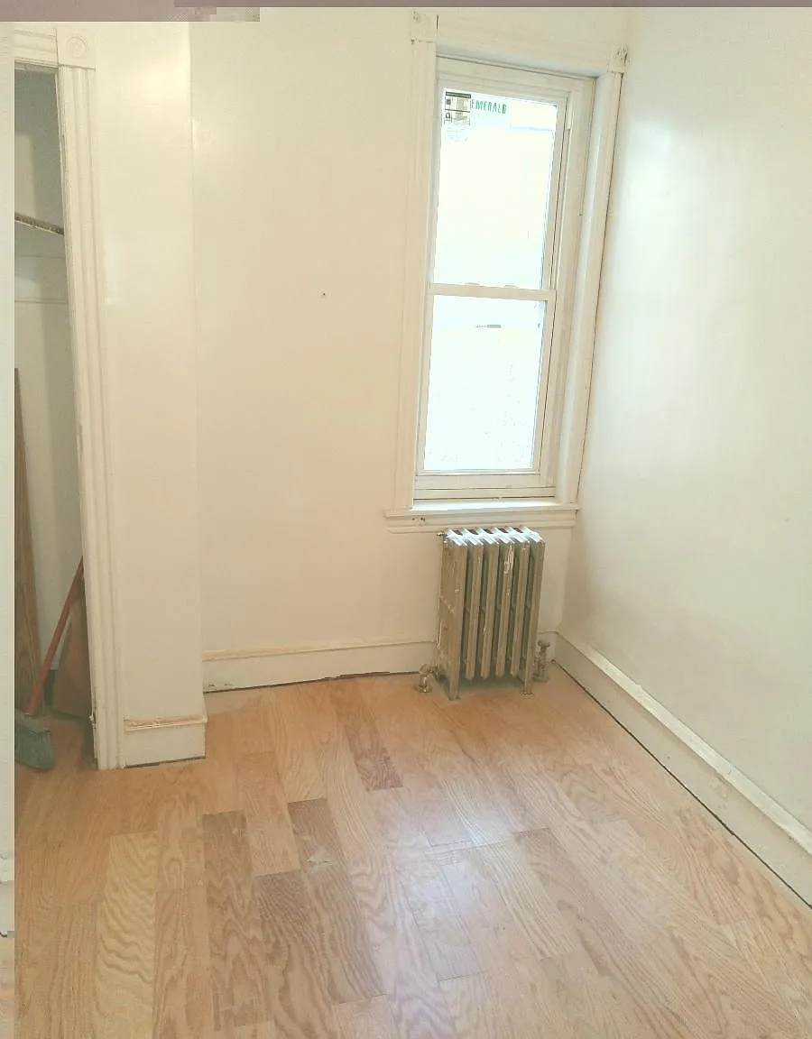 105 N Yewdall St — Photo 1