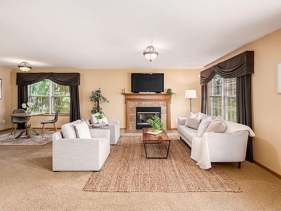 4th image of 3964 Black Pine Dr