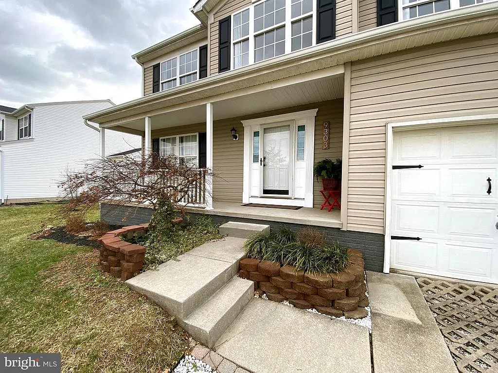 9303 Sea Bay Ct photo 1
