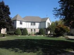30972 Pinehurst Dr, Westlake, OH