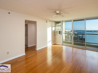 215 N King St APT 1703, Honolulu, HI, 96817