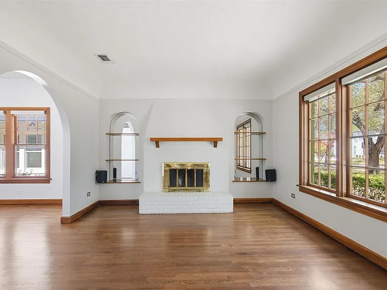 2516 Shirley Ave — Photo 7