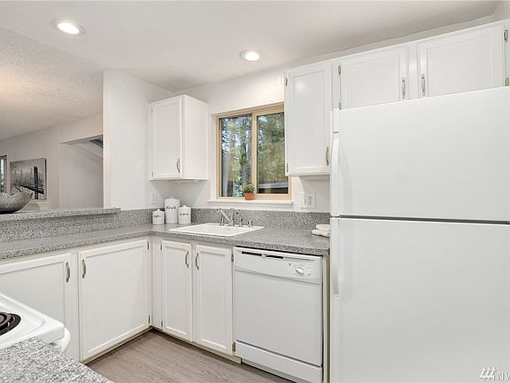 5th image of 8005 145th Ave NE #B18