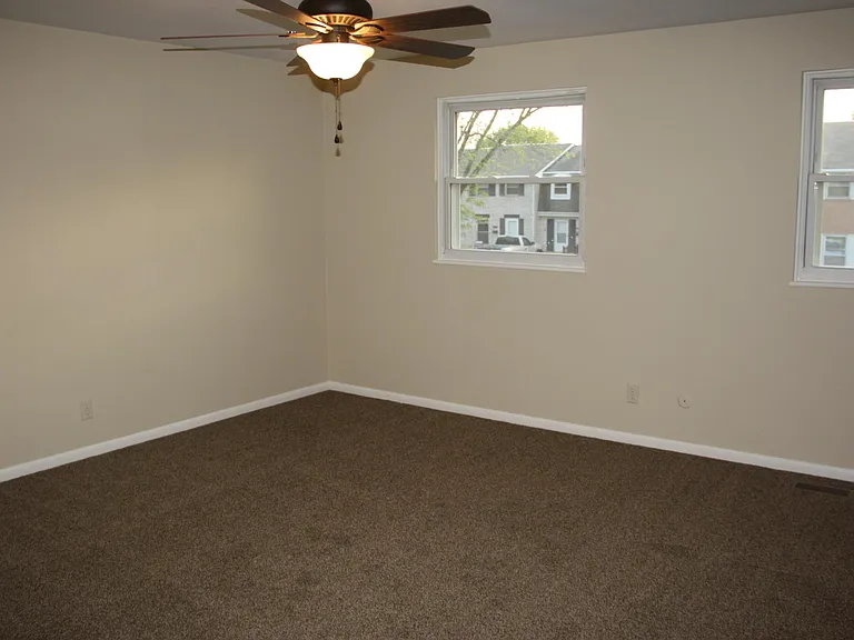 520 Adrian Ct — Photo 10