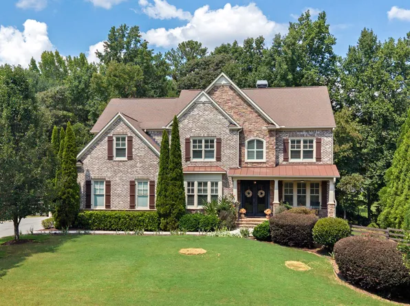 360 Dewpoint Ln, Johns Creek, GA 30022