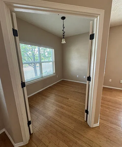 233 Wintersage Cir — Photo 25