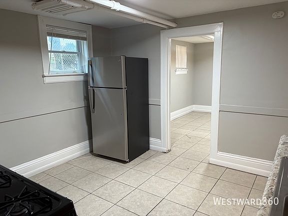 2nd image of 4011 Elm St #G