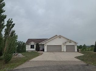 6035 Ashton Cir, Bismarck, ND 58504