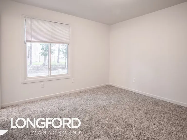 Sonoma Woods Apartments — Photo 36