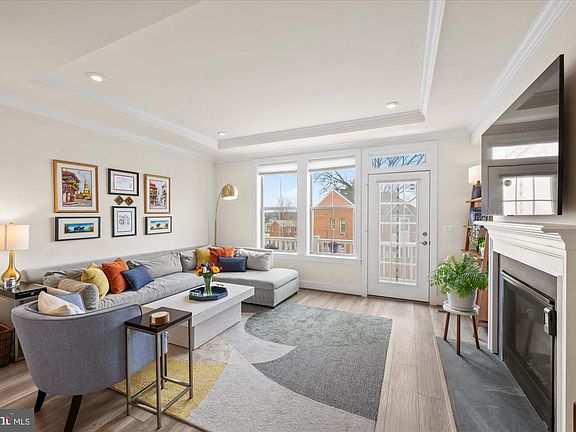 4th image of 2236 S Glebe Rd