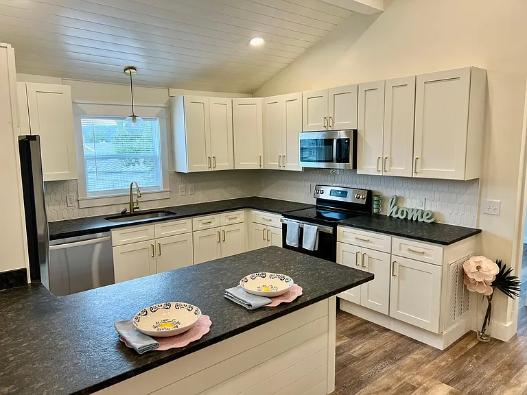301 Silver Pl — Photo 8