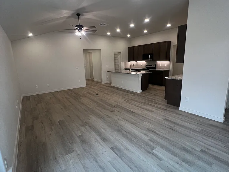 13815 Gary Ave — Photo 4