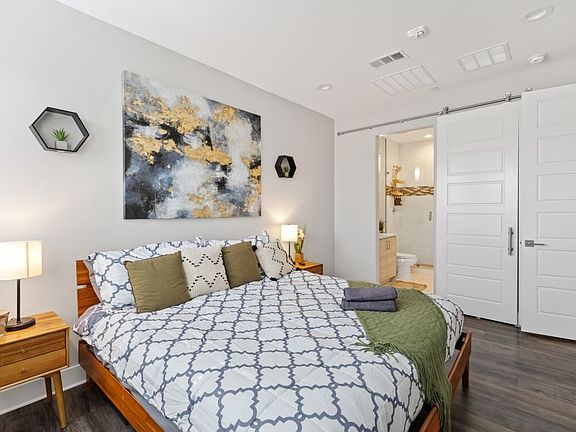 4th image of 1120 Galveston Ave #1