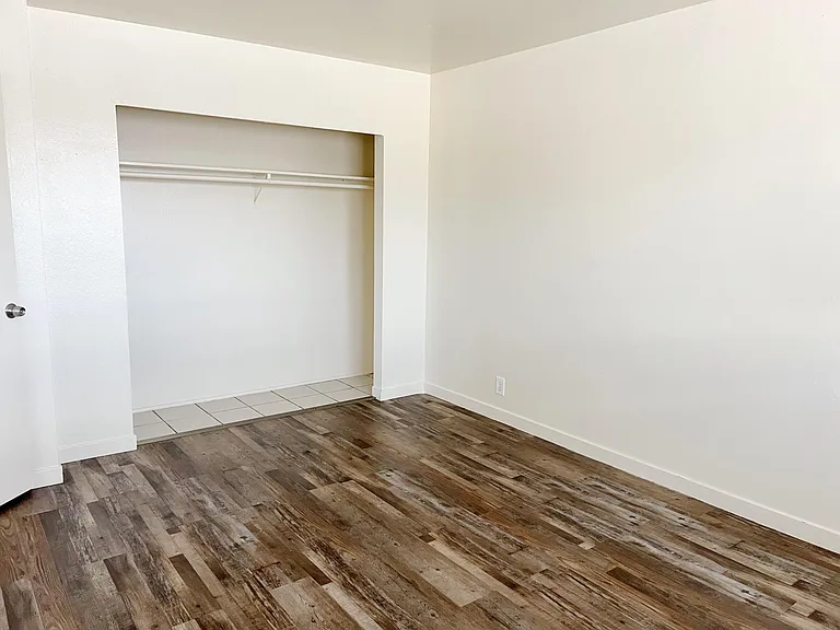 2554 S Lake Park Cir — Photo 6