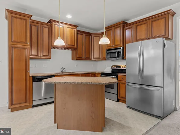 66 Lilly Dr, Feasterville Trevose, PA 19053