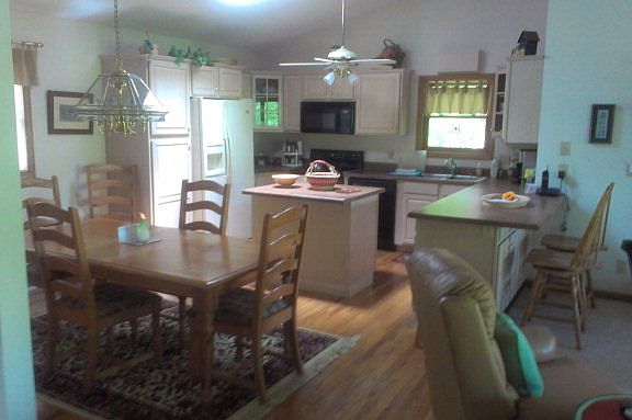 4th image of 113 Ash Ln