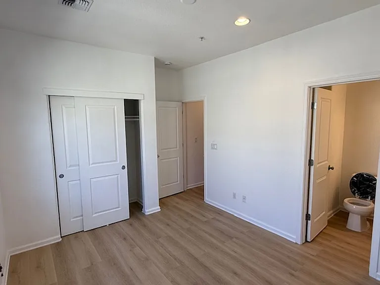 1419 Nevin Plz — Photo 19