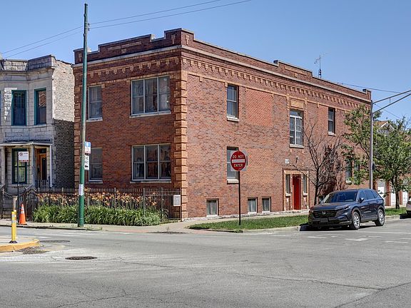3rd image of 2753 N Campbell Ave #3