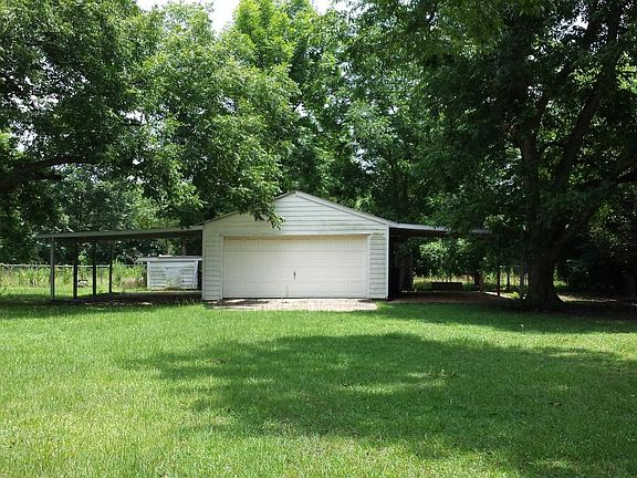 Unattached garage