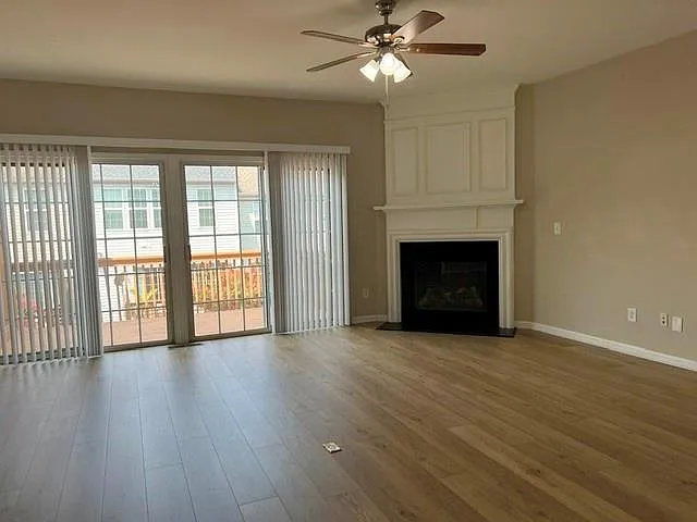 1317 Thornborough Dr — Photo 3