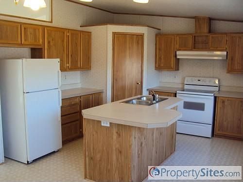 4th image of 208 Sommers St