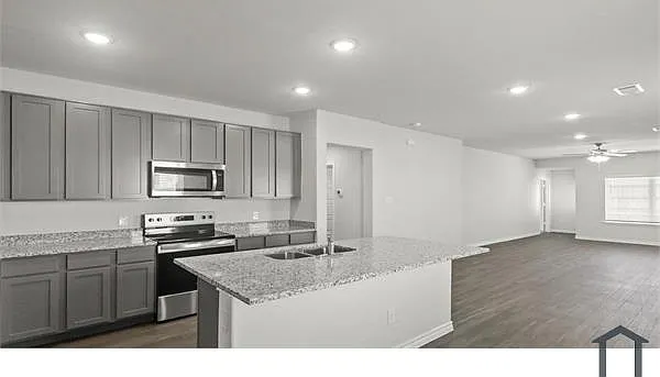 3 bed, 1412 sqft, $2,400 — Photo 3