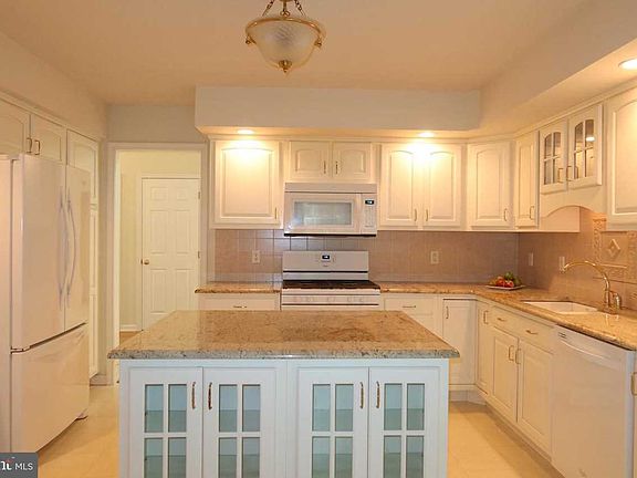 4th image of 2528 Harvest Ridge Dr