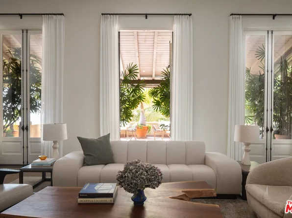 6964 Los Tilos Rd, Los Angeles, CA 90068